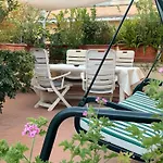 Dama Roof House