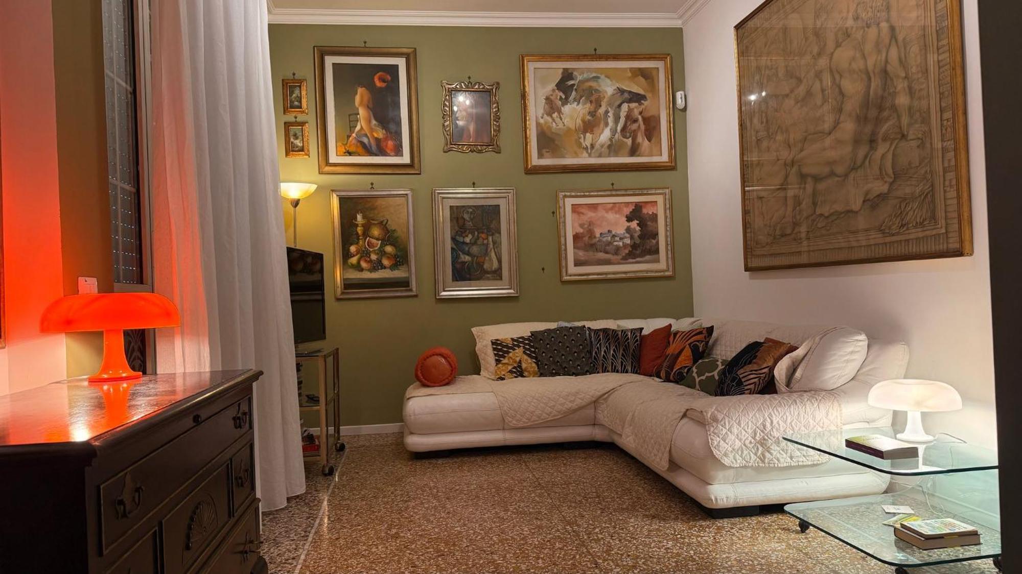 Apartment Dama Roof House Rom